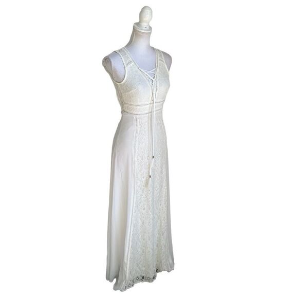 Lulu’s Off White Sleeveless Lace Maxi Dress Bridal Collection - Picture 12 of 15